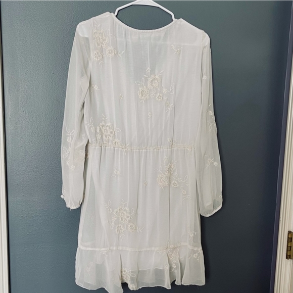 Chelsea & Violet Boho White and Ivory Floral Embroidered Slip On Dress Small - Picture 4 of 10